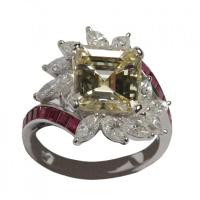 Anello con Diamante giallo fantasia
