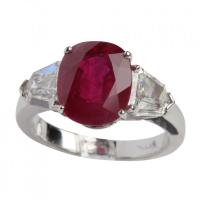 Anello con Rubino